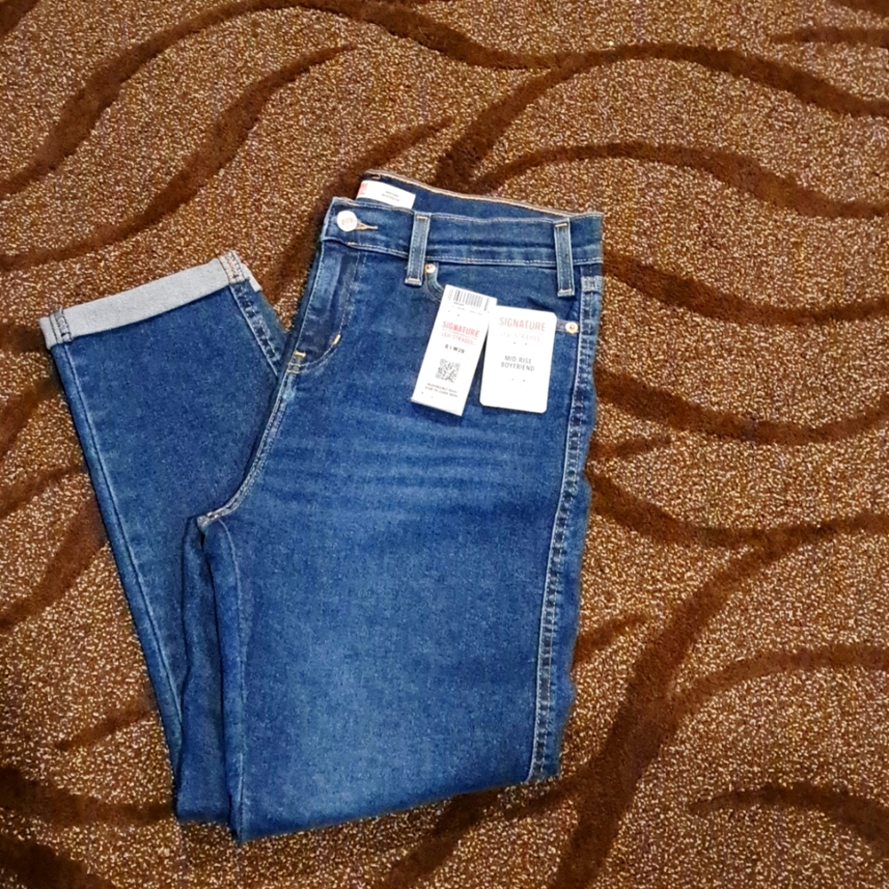 Levi’s Signature Heritage Boyfriend Jeans - Womens 6 - Wast 28 - NEW